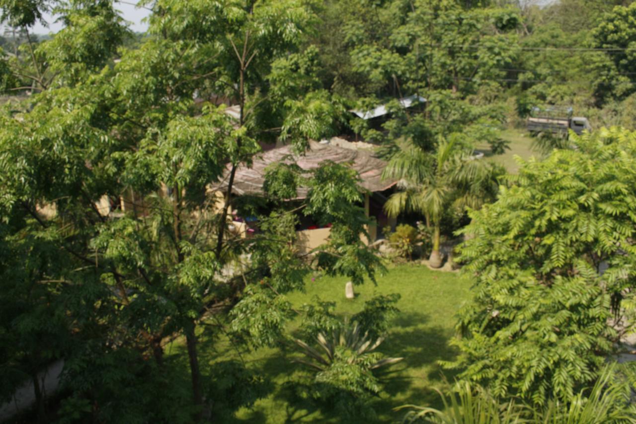 Chitwan Safari Camp & Lodge Sauraha Exterior foto